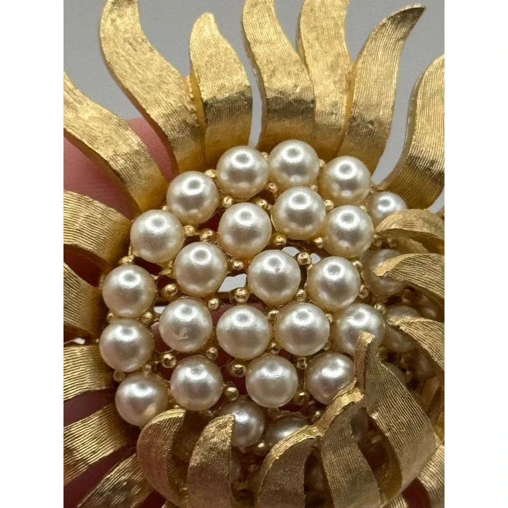 Vintage Crown Trifari Brooch Gold Tone Sunflower Flower Faux Pearl Pin